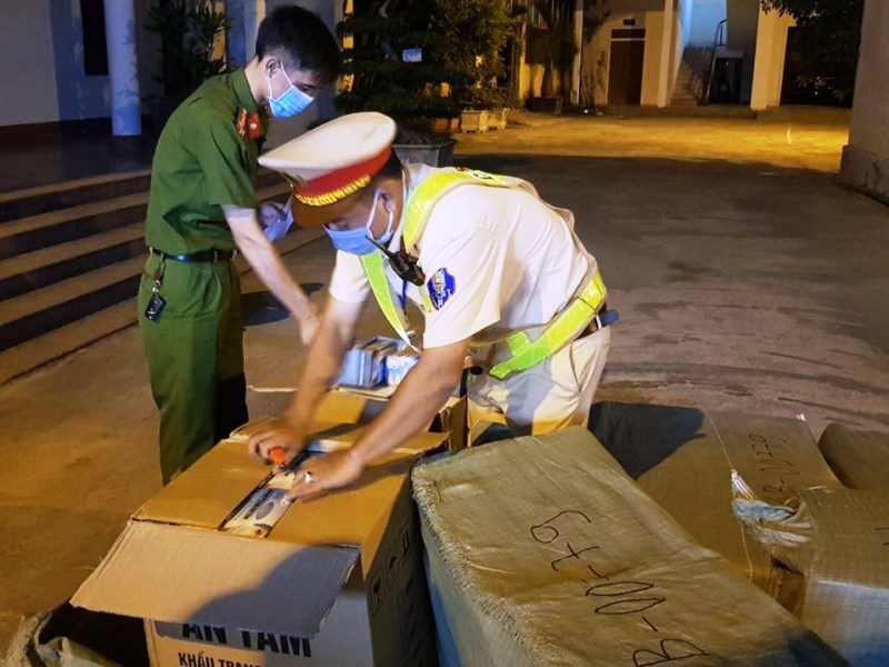 Hà Tĩnh: Liên tiếp phát hiện khẩu trang lậu, thu hàng chục ngàn sản phẩm